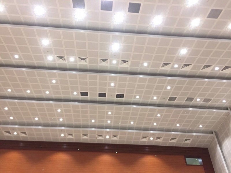 tấm trần nhôm 600x600-2